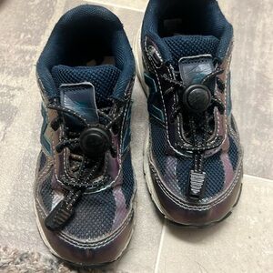 3/$20-New Balance 990 sneakers